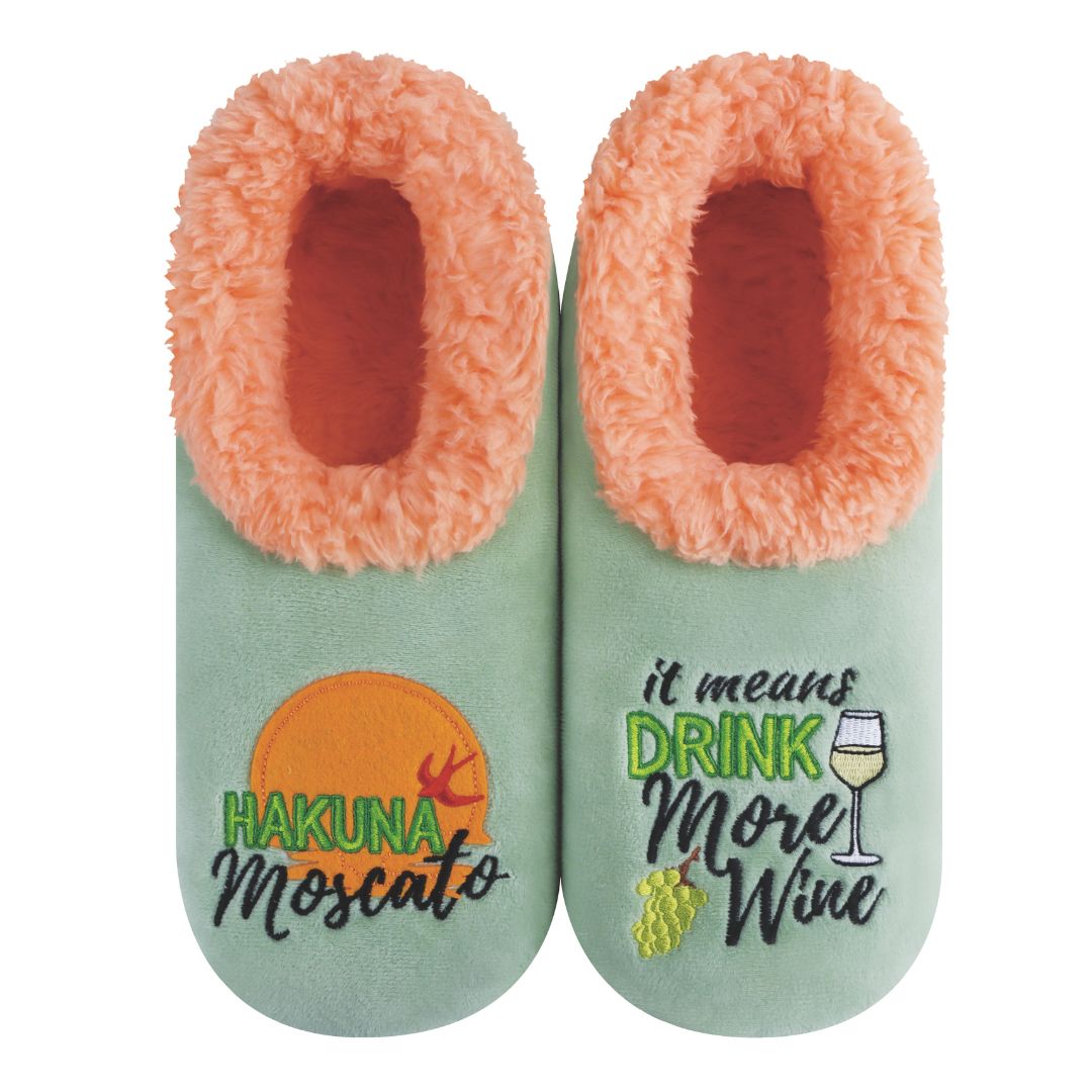 Snoozies Womens Fleece Slippers Hakuna